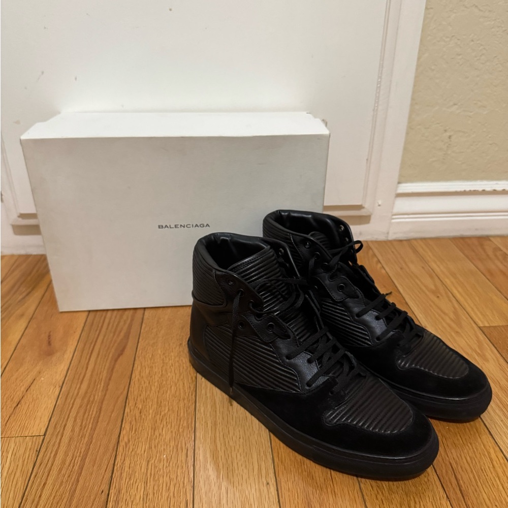 Balenciaga Black Leather sneakers size 43 GREAT CONDITION